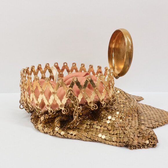 Whiting & Davis Mesh Purse / Vintage Gold Tone Metal Evening Bag / Made in USA - Picture 12 of 12